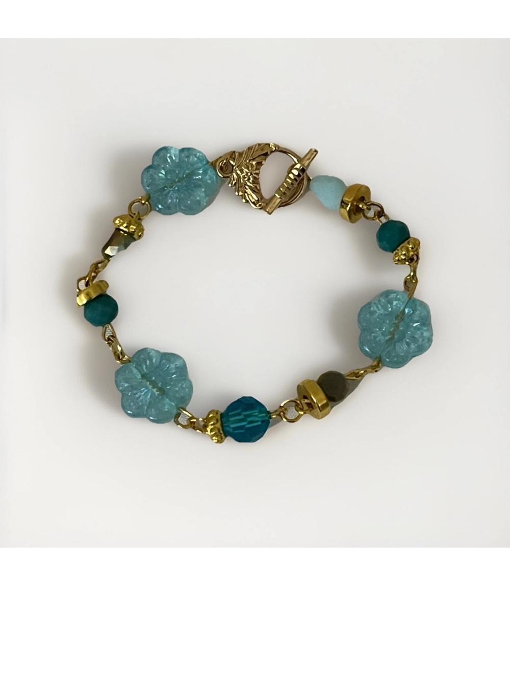 Handmade Blue Flower Bead Bracelet Gold Tone Toggle Clasp Artisan Jewelry 6.5”